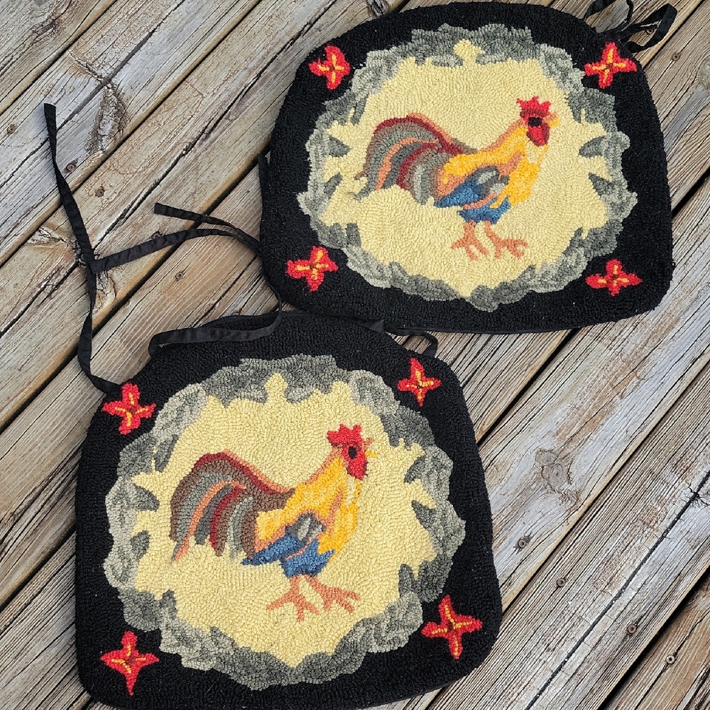 Black and Yellow Textured Fabric Handmade Rug Hook Chair Cushion Chicken Pattern